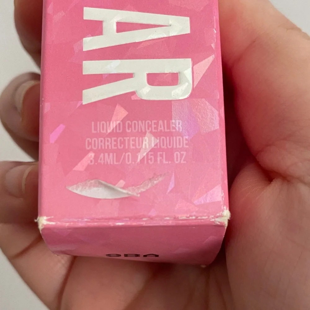 Jeffree Star Pink and Gold Concealer (C16.5)